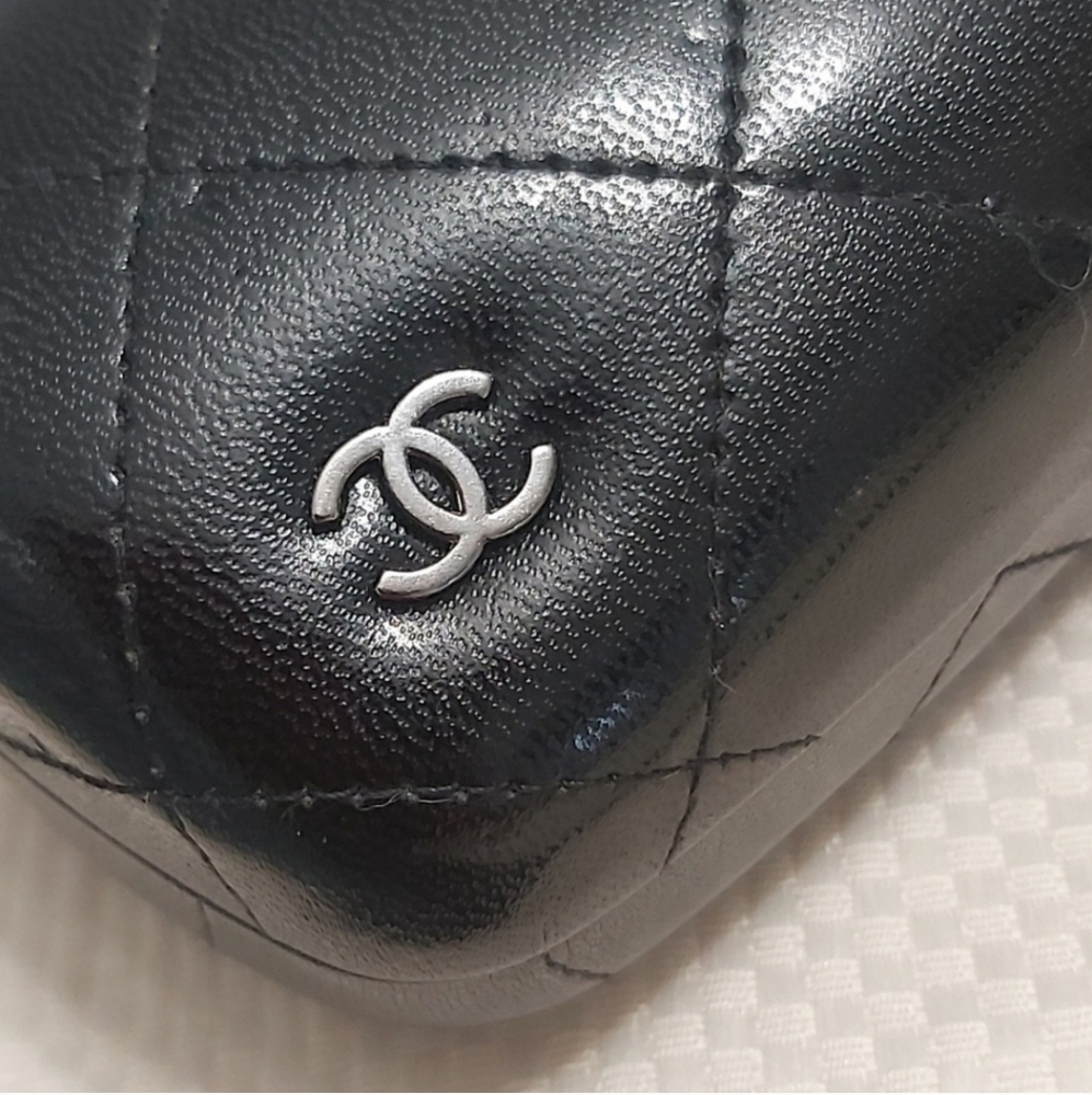 CHANEL Black Quilted Leather Eyewear Case - Picture 2 of 11